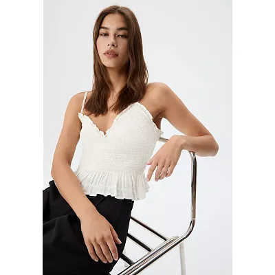 Топ Stradivarius с рюшами